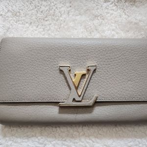 Louis vuitton capucine wallet